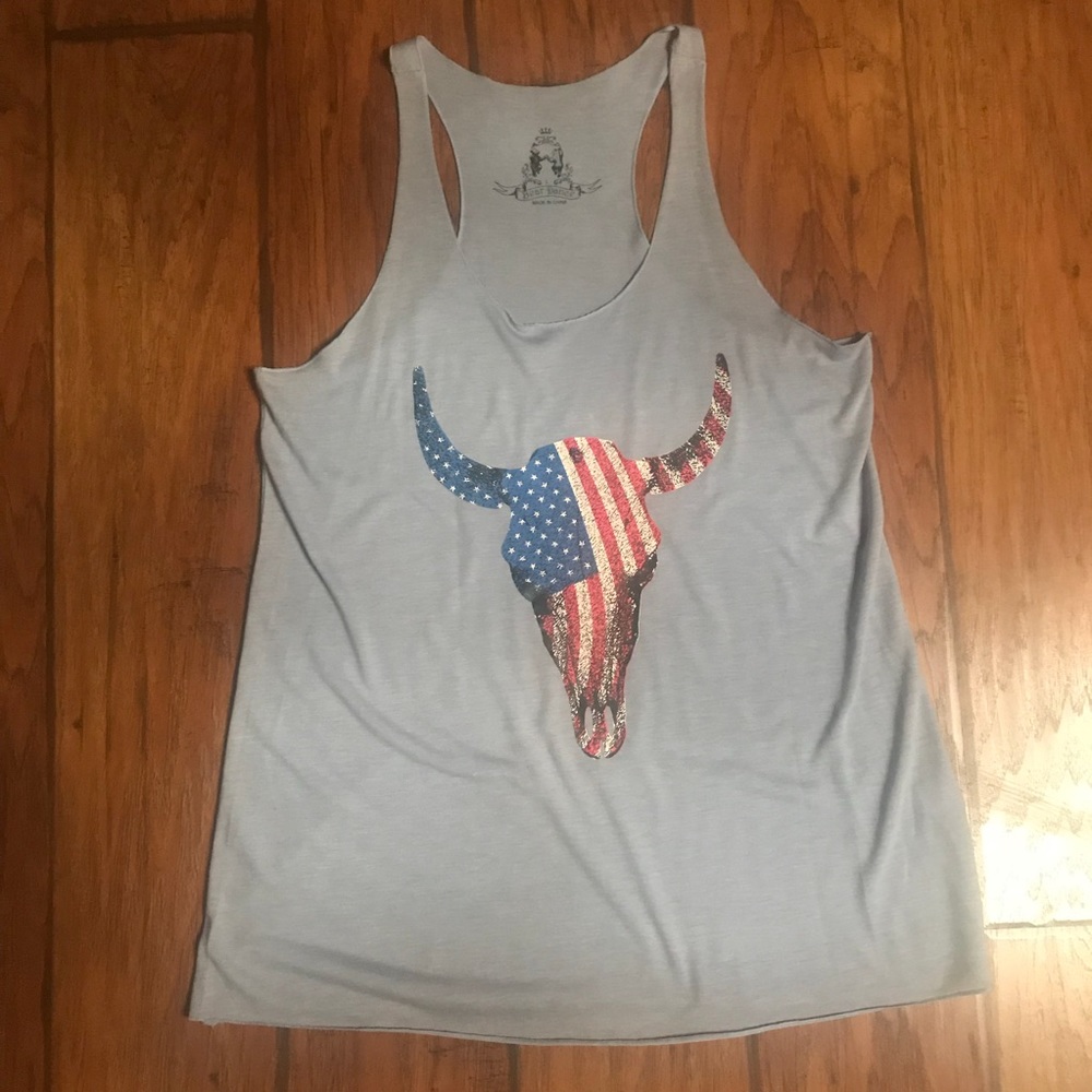 Patriotic cow skull tank